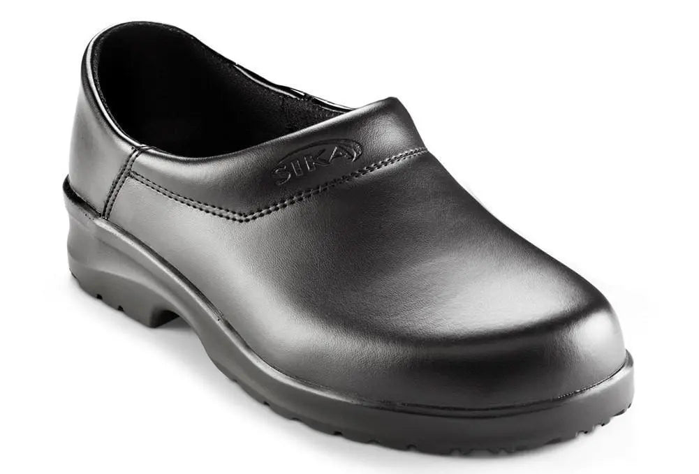 3 Reasons to Wear Appropriate Kitchen Footwear | Fiumara Apparel Fiumara Culinary 3 Reasons to Wear Appropriate Kitchen Footwear | Fiumara Apparel Fiumara Culinary