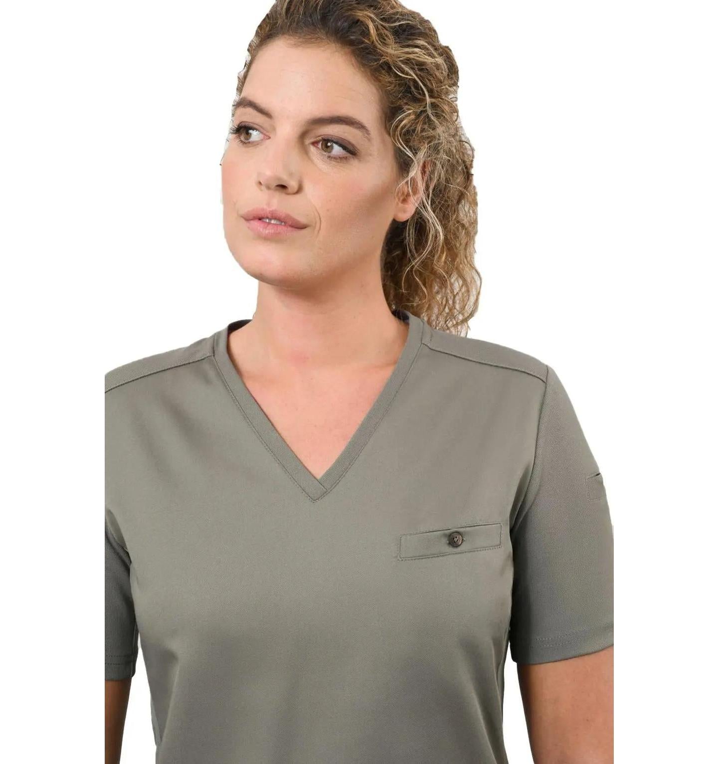 Le Nouveau Chef Fae Chef T-Shirt-Olivette