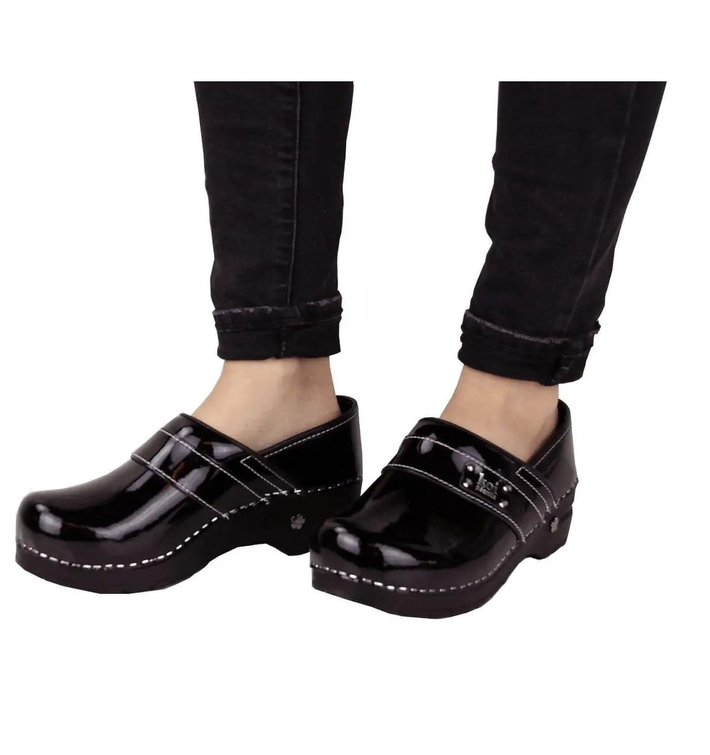Sanita Lindsey Women's Patent Leather Chef Clog - life style view black