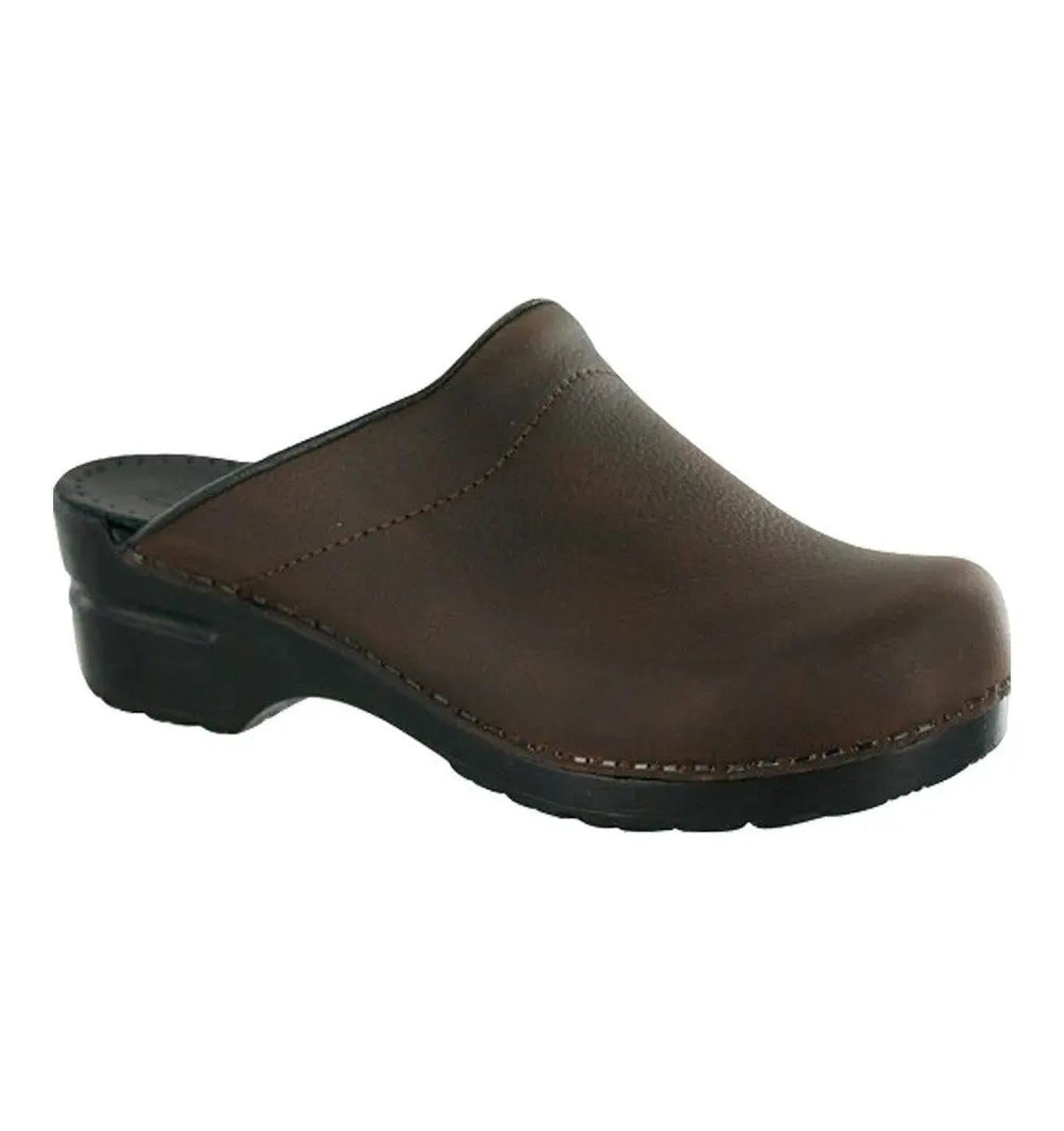 Sanita Women's Sonja Oil Medical Clog Brown